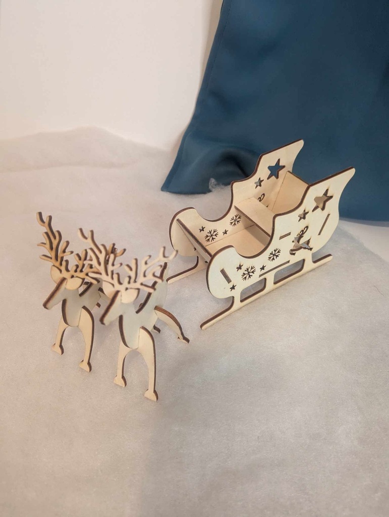 Traineaux et 2 cerfs de noël