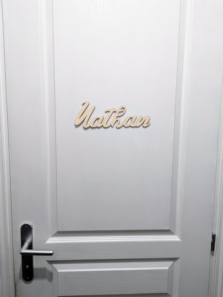 Décoration de porte un prénom simple