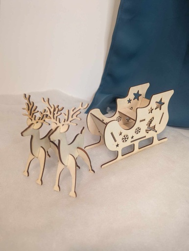 Traineaux et 2 cerfs de noël